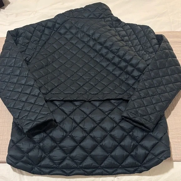 SOLD Athleta Whisper Featherless Puffer Jacket in Cypress Size M - Picture 8 of 8